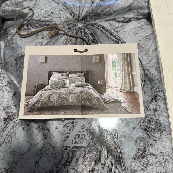Zoffany Taisho Duvet Collection KING NEW Quartz Gray 1 piece- Duvet only - Picture 11 of 12